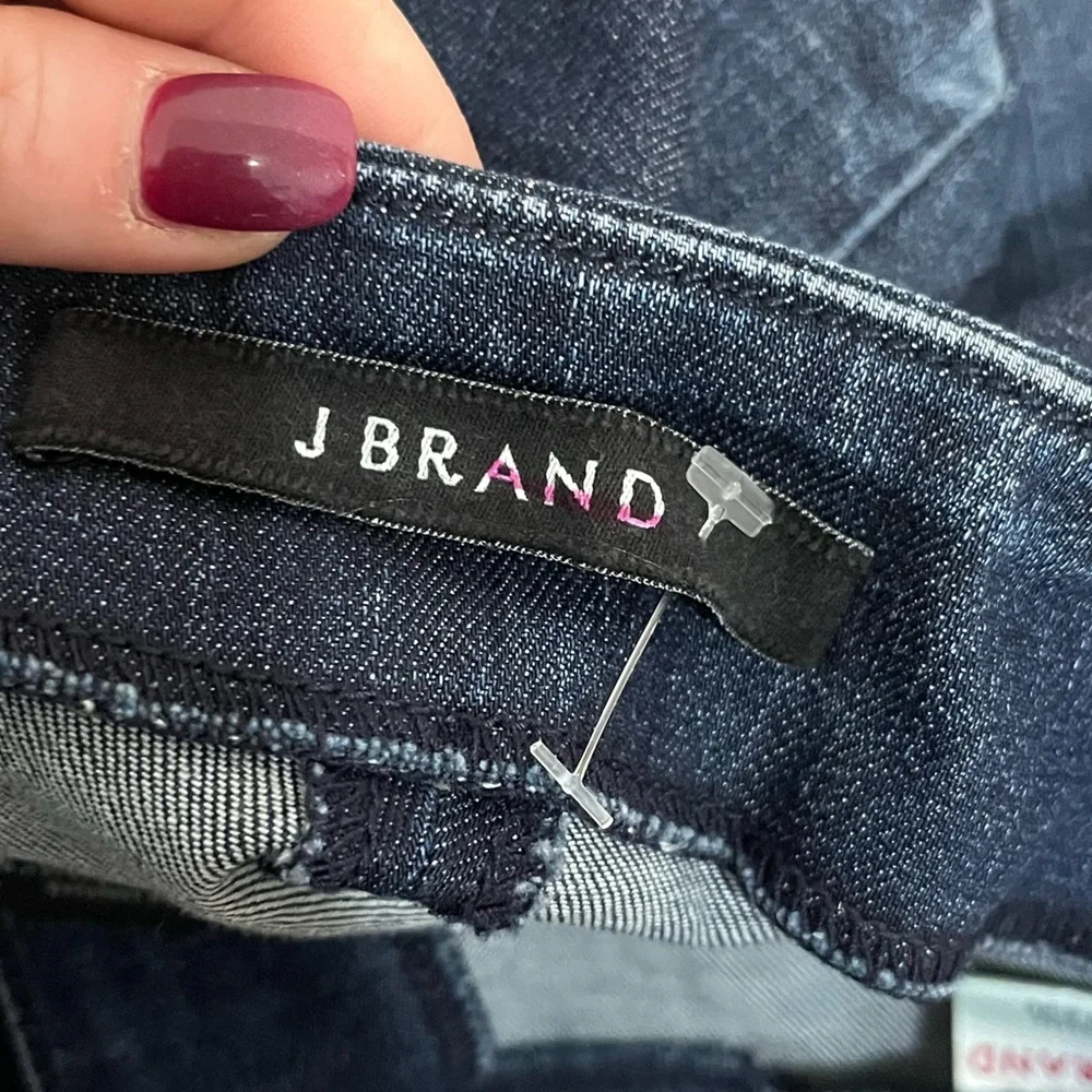 J Brand Mid-rise Zip Capri in Clean Rinse Size 27